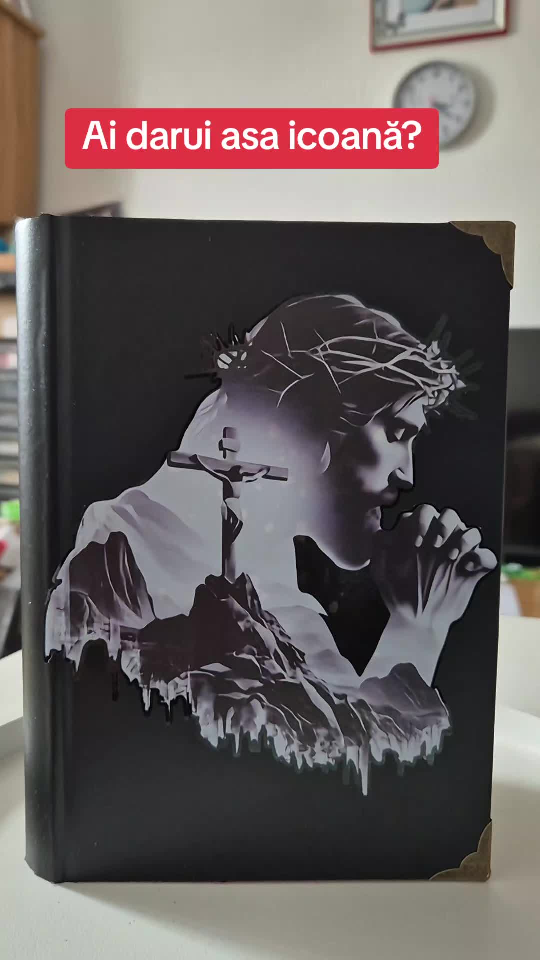 @Liliana&Portrete&cărți 🖼📖✨️