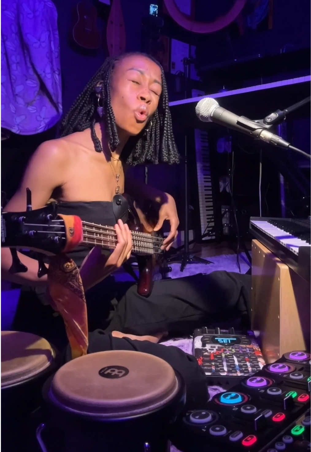 @DAMOYEE
