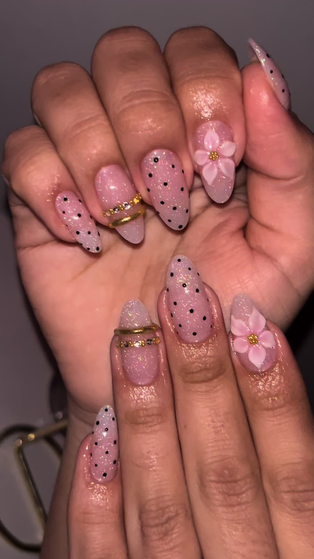 @Nails_Nicolesv