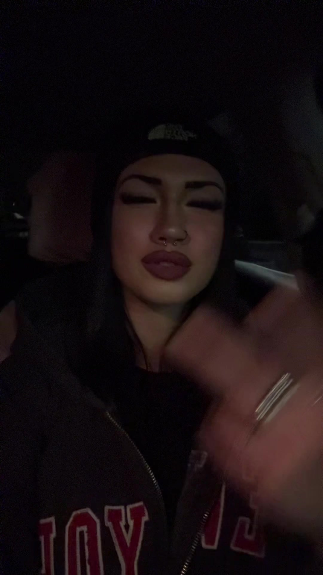 @…