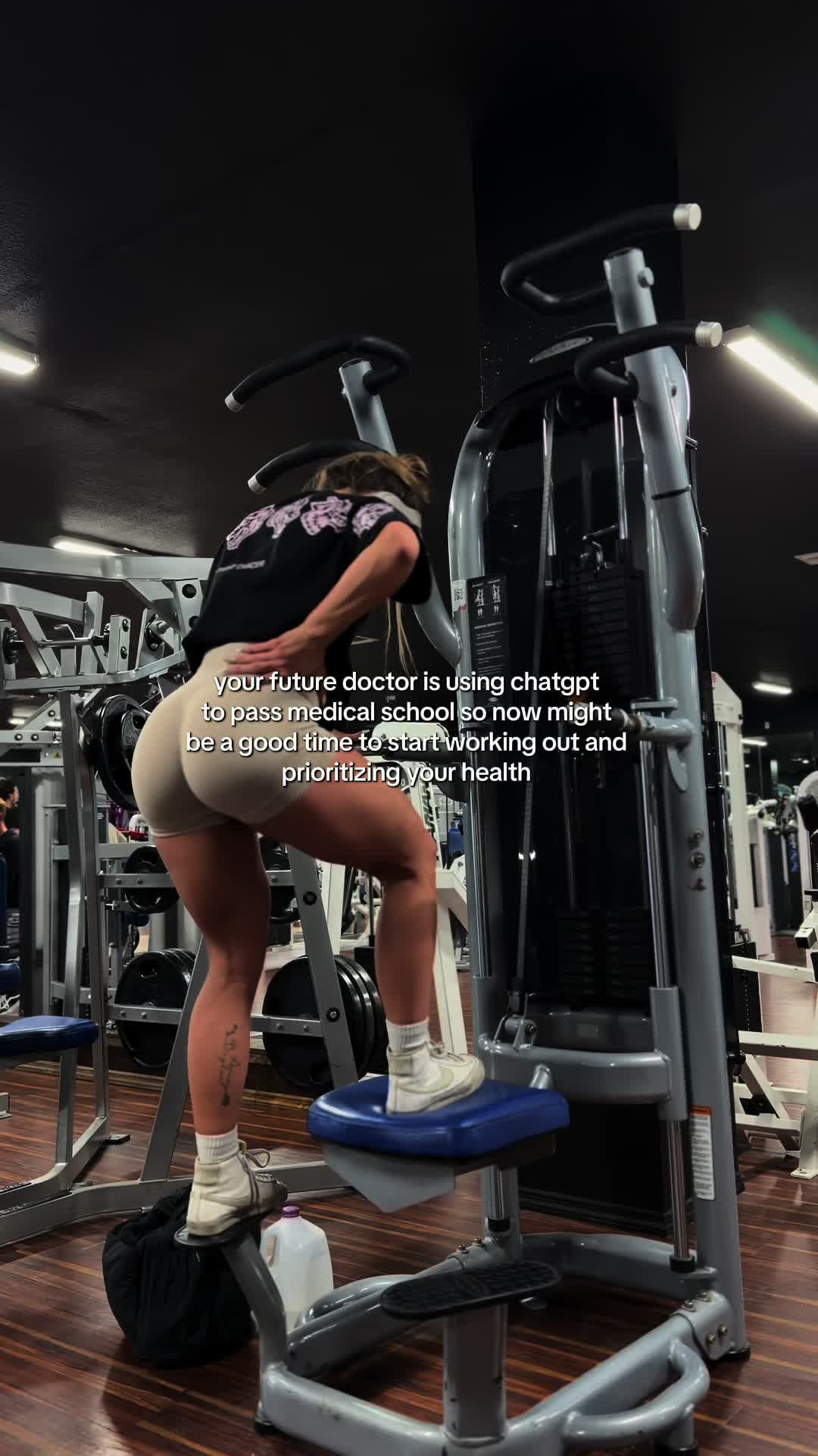 @Kay Swartz | Fitness &bull; SAHM🖤