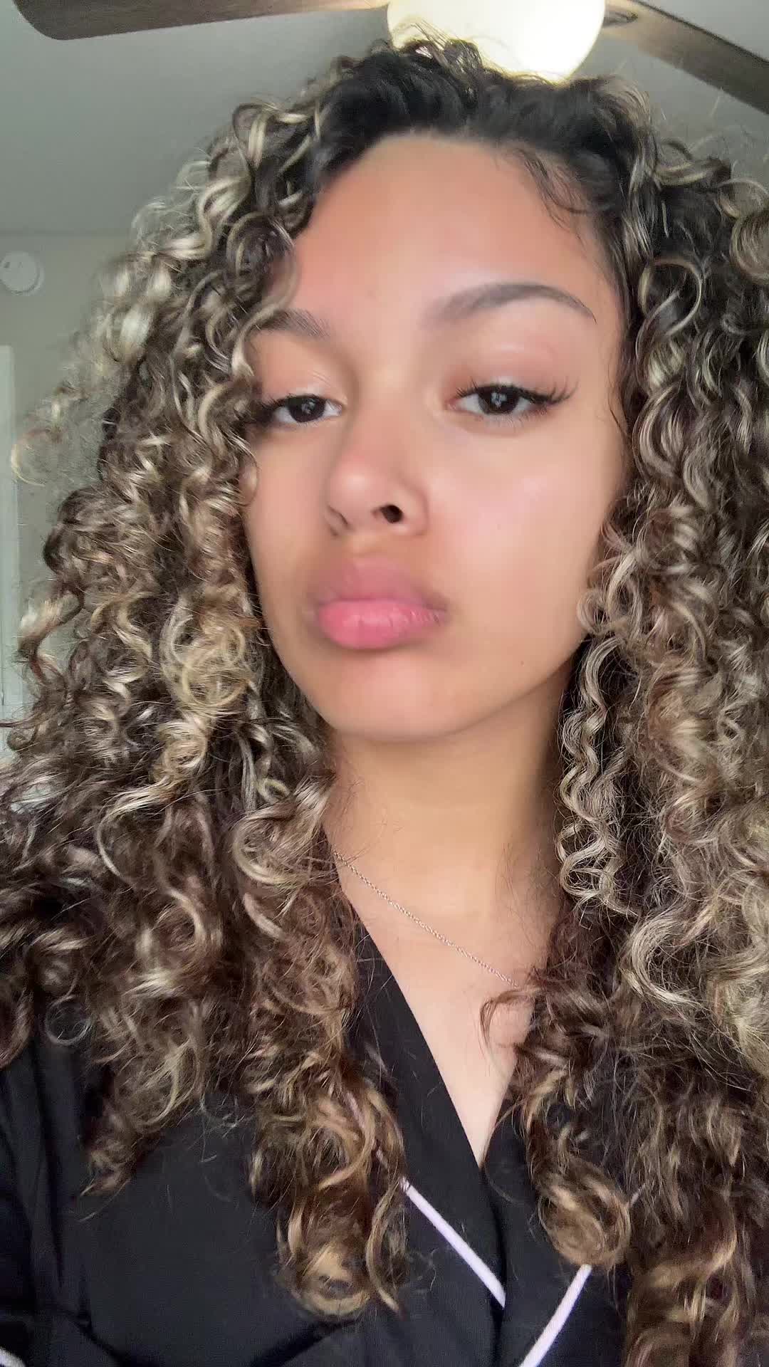 @<3