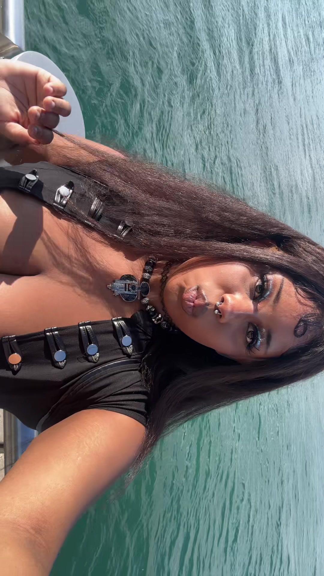 @<333