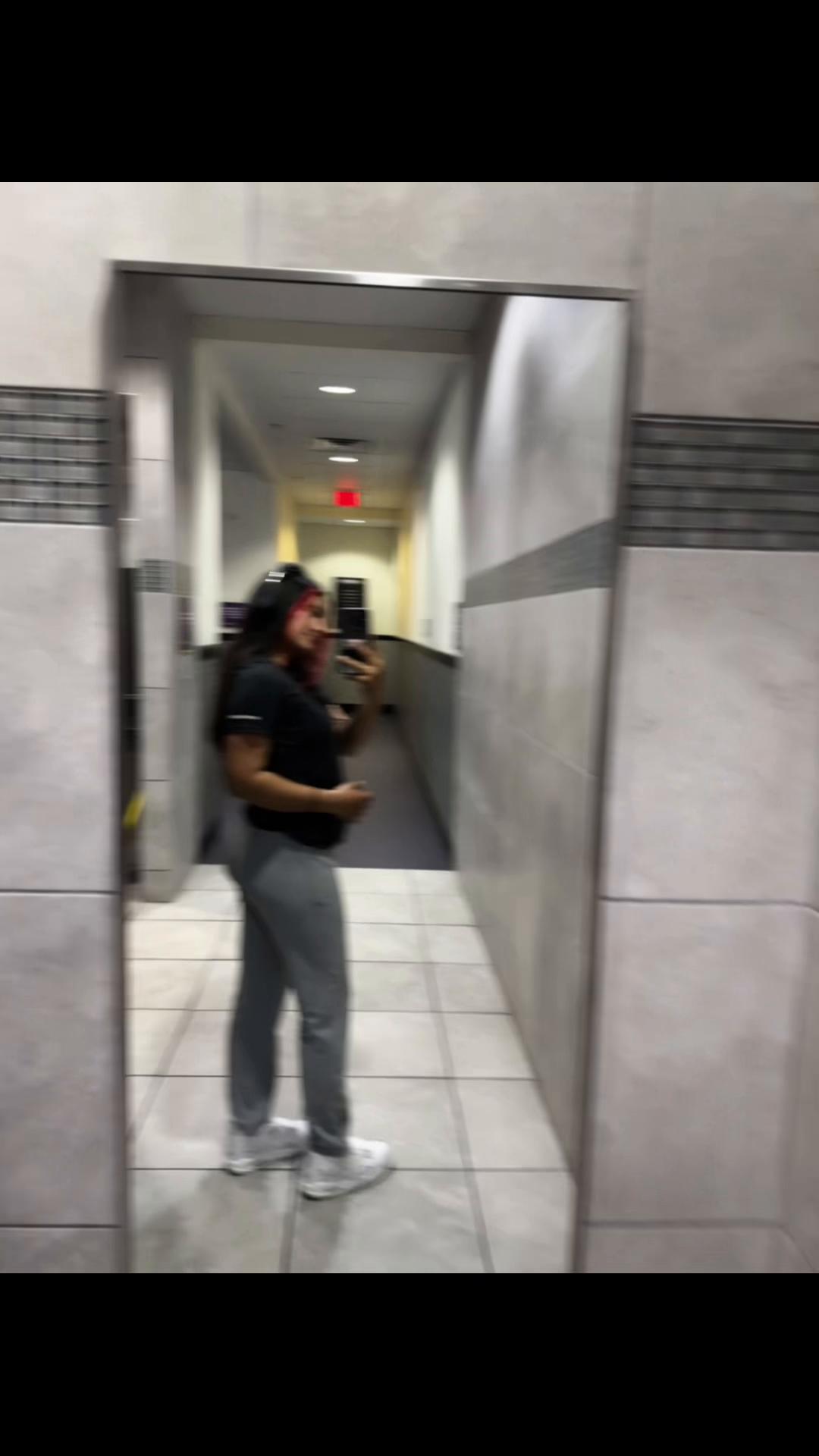 @Are-🐦🔥🖤