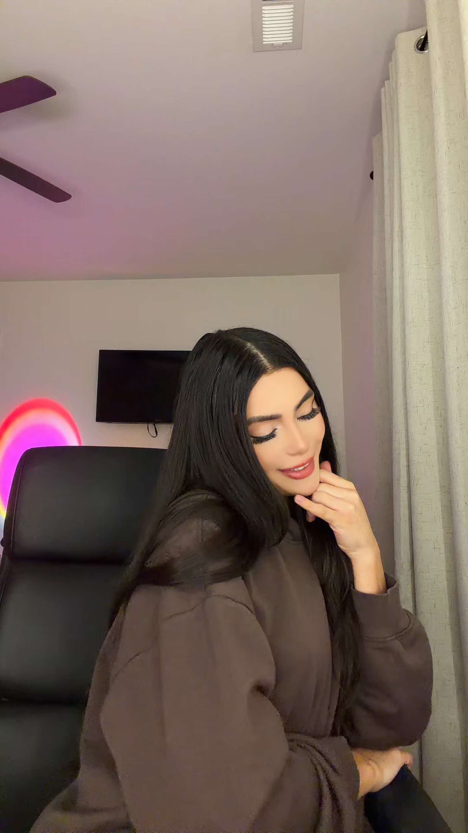 @Britthany Marroquín