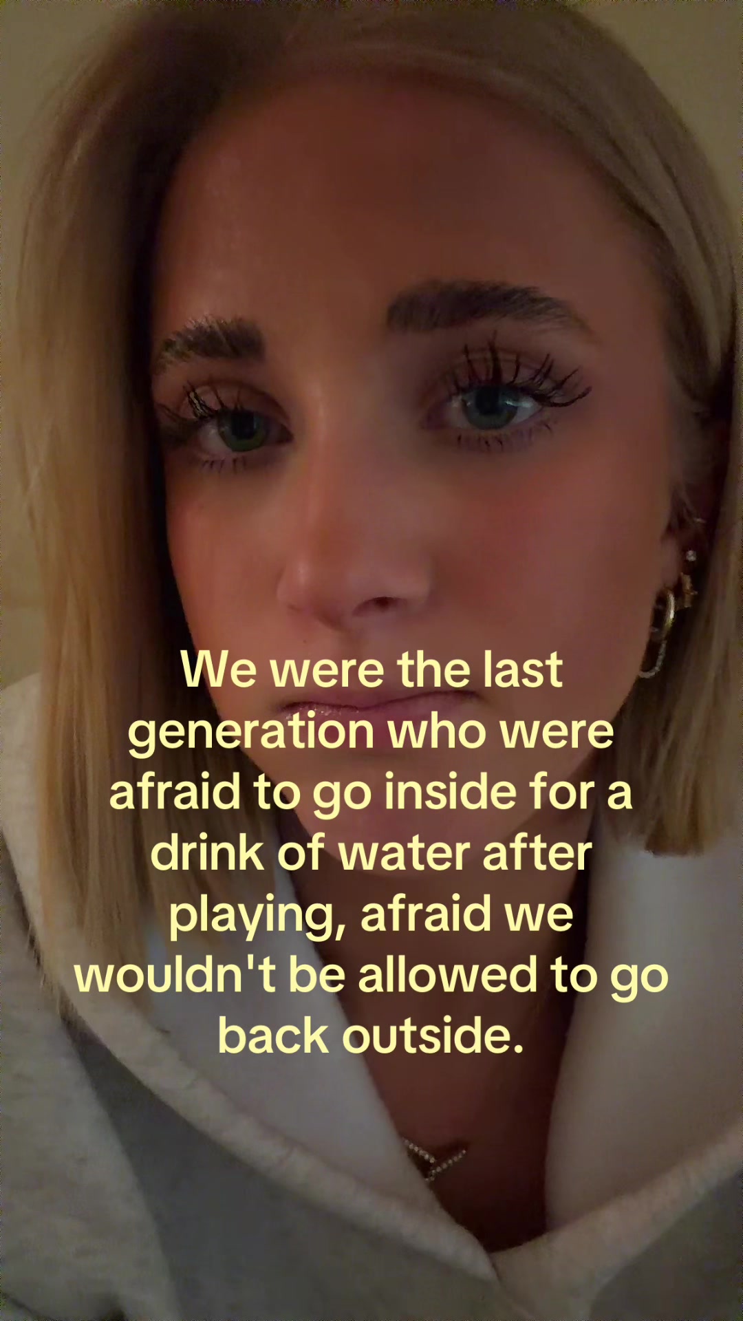 @theelliebarker