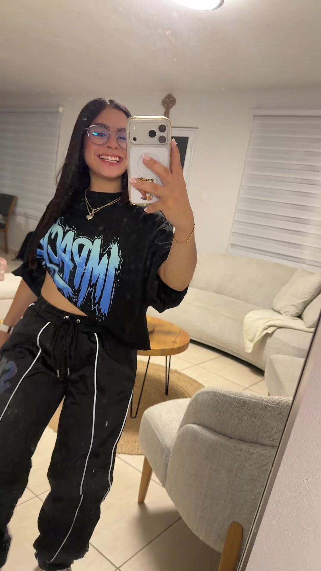 @Joselyn_