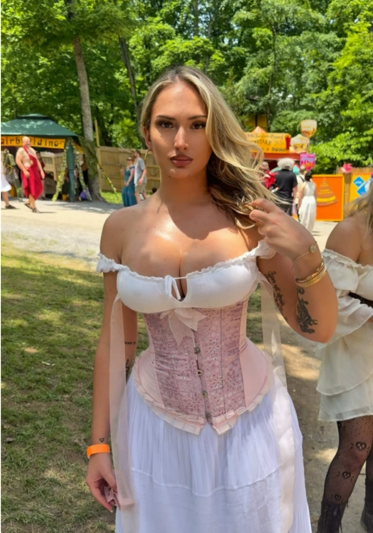 @Ariana Nicole