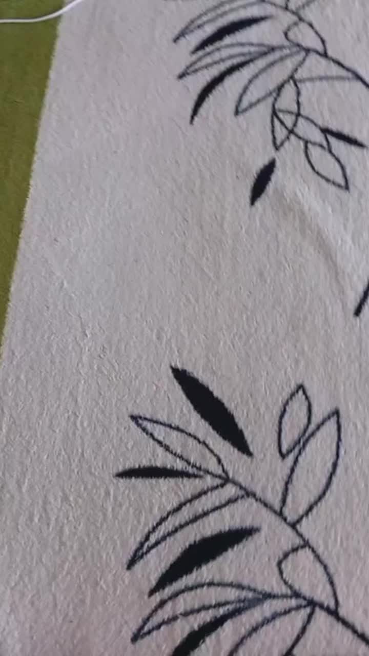 @>3