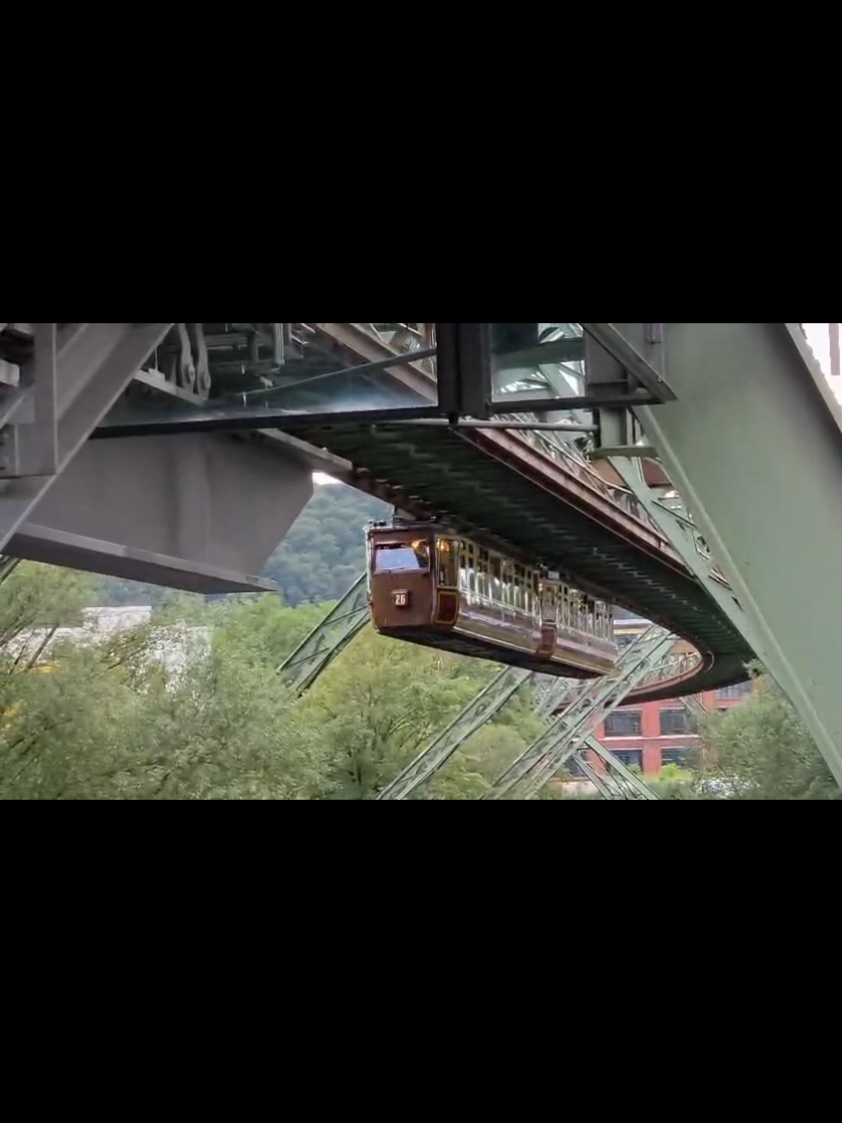 @bus/trainspotter wuppertal