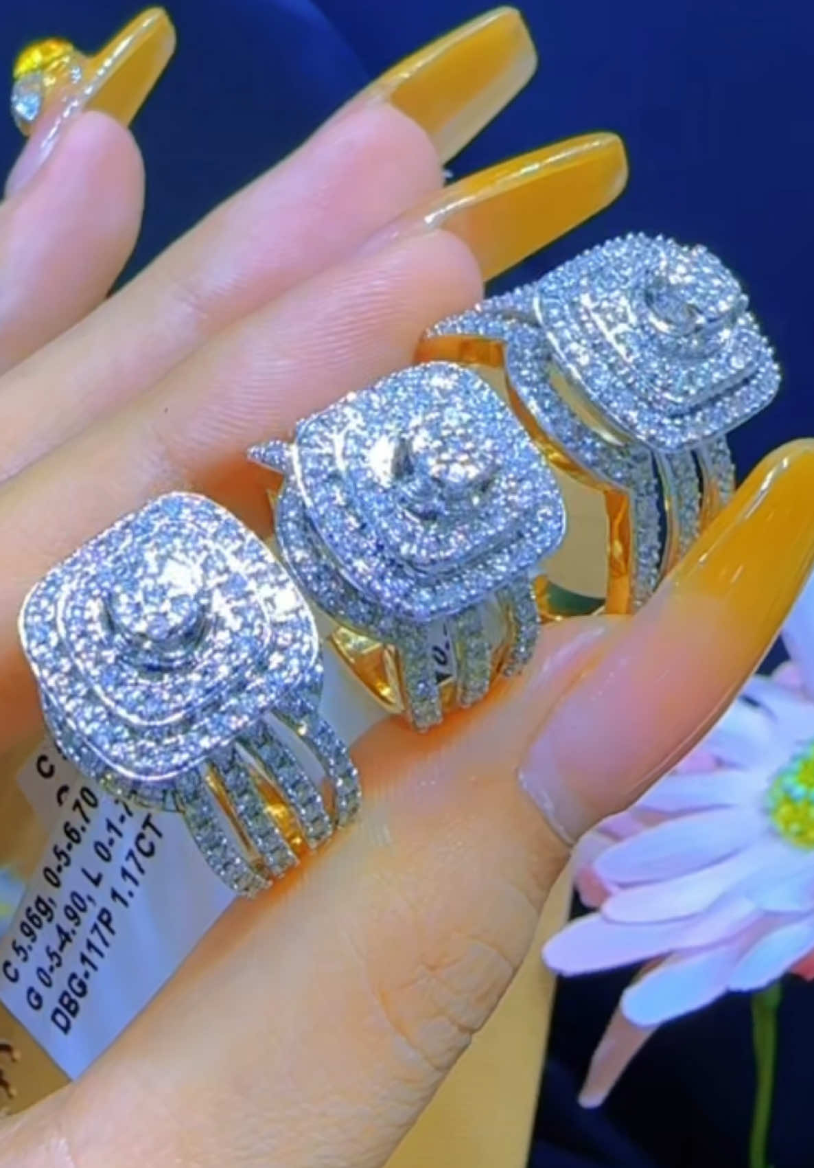 @Lilly Diamond Ygn shop 2