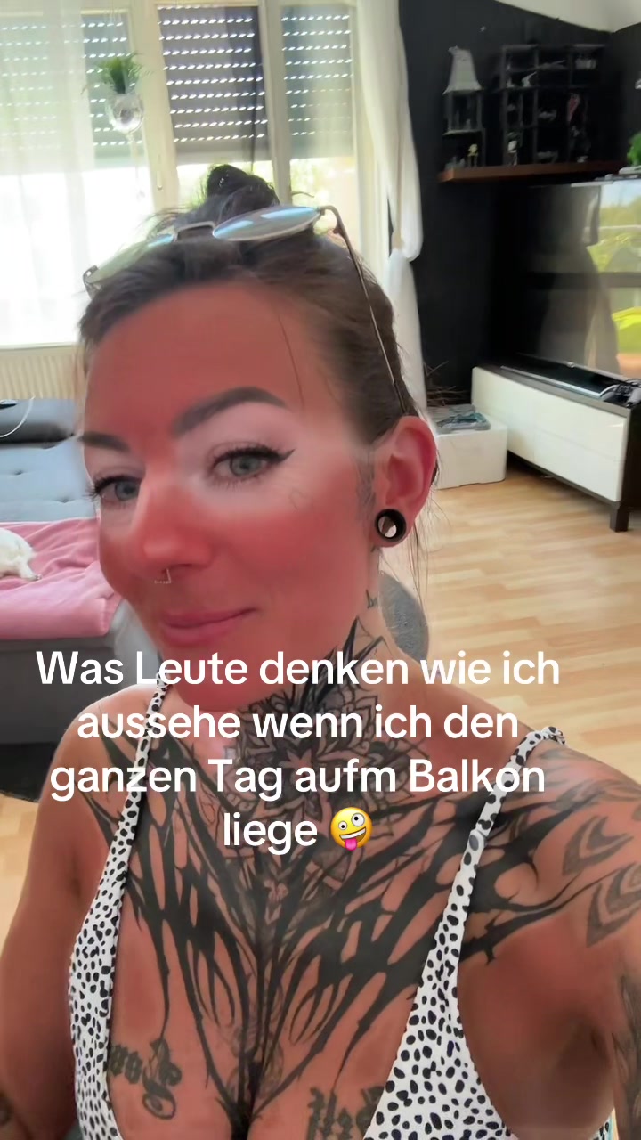@T&auml;towiertes Assi-Weib