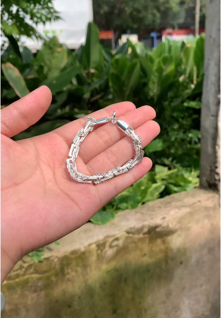 @Tiệm boy phố