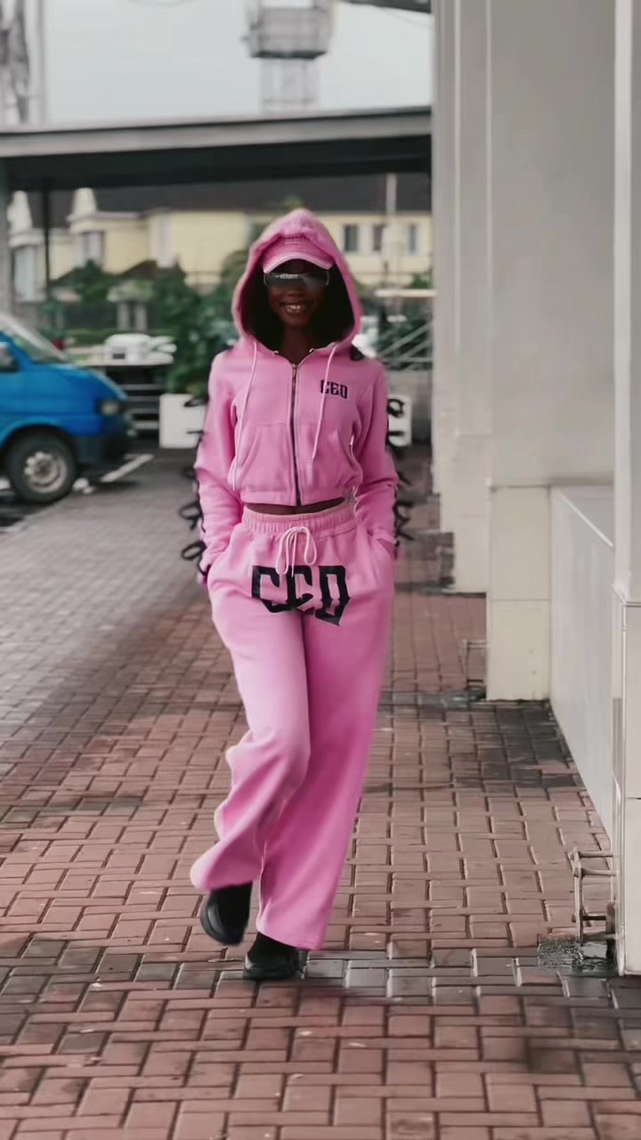@Adé