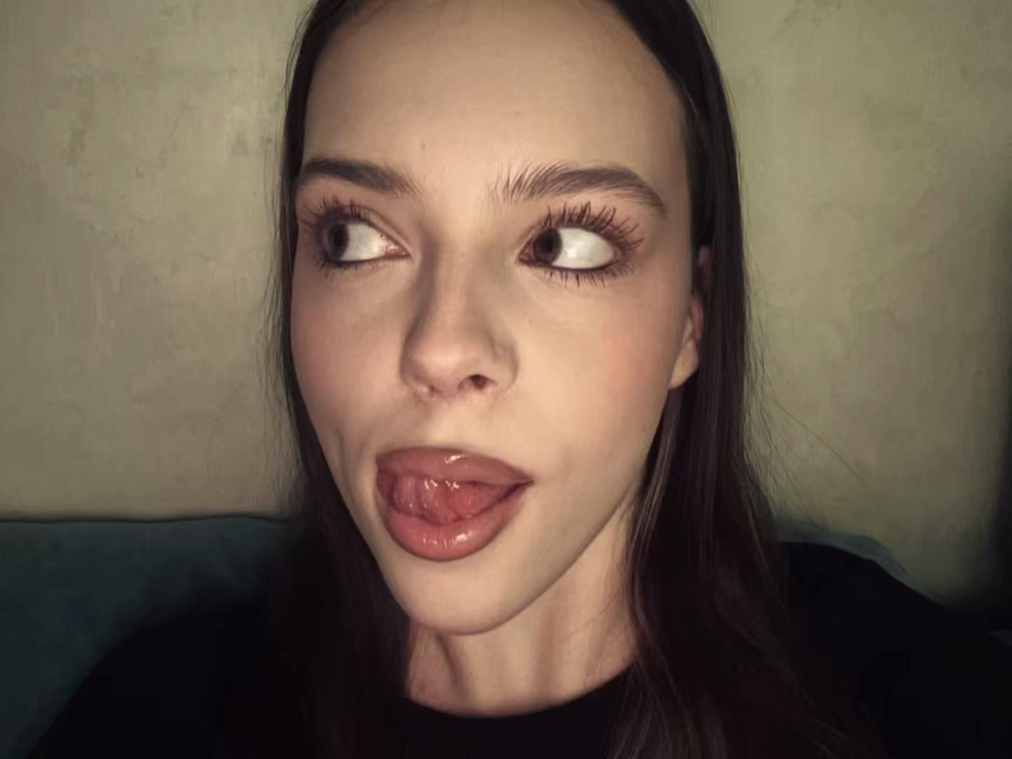 @полина🤲🏻
