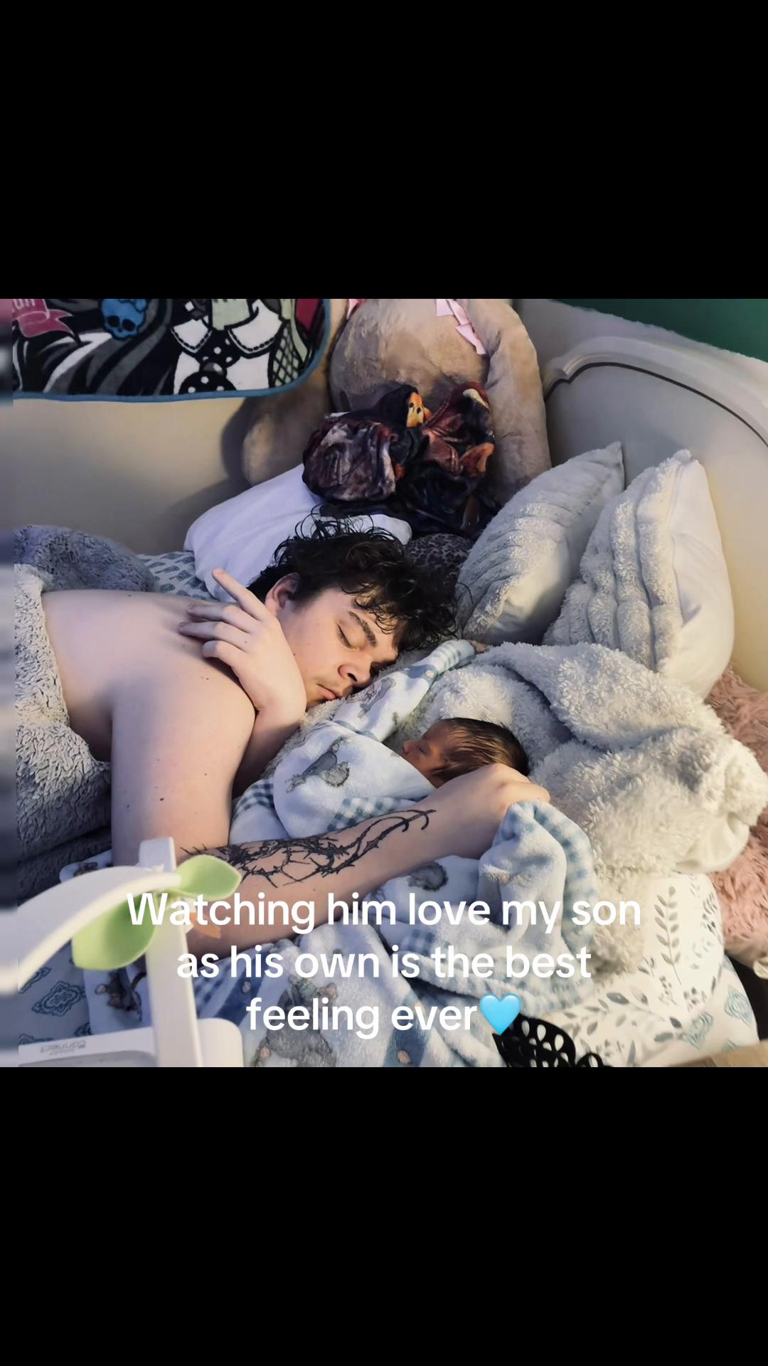 @💕✨𝓔𝓵𝓸𝓻𝓪✨💕