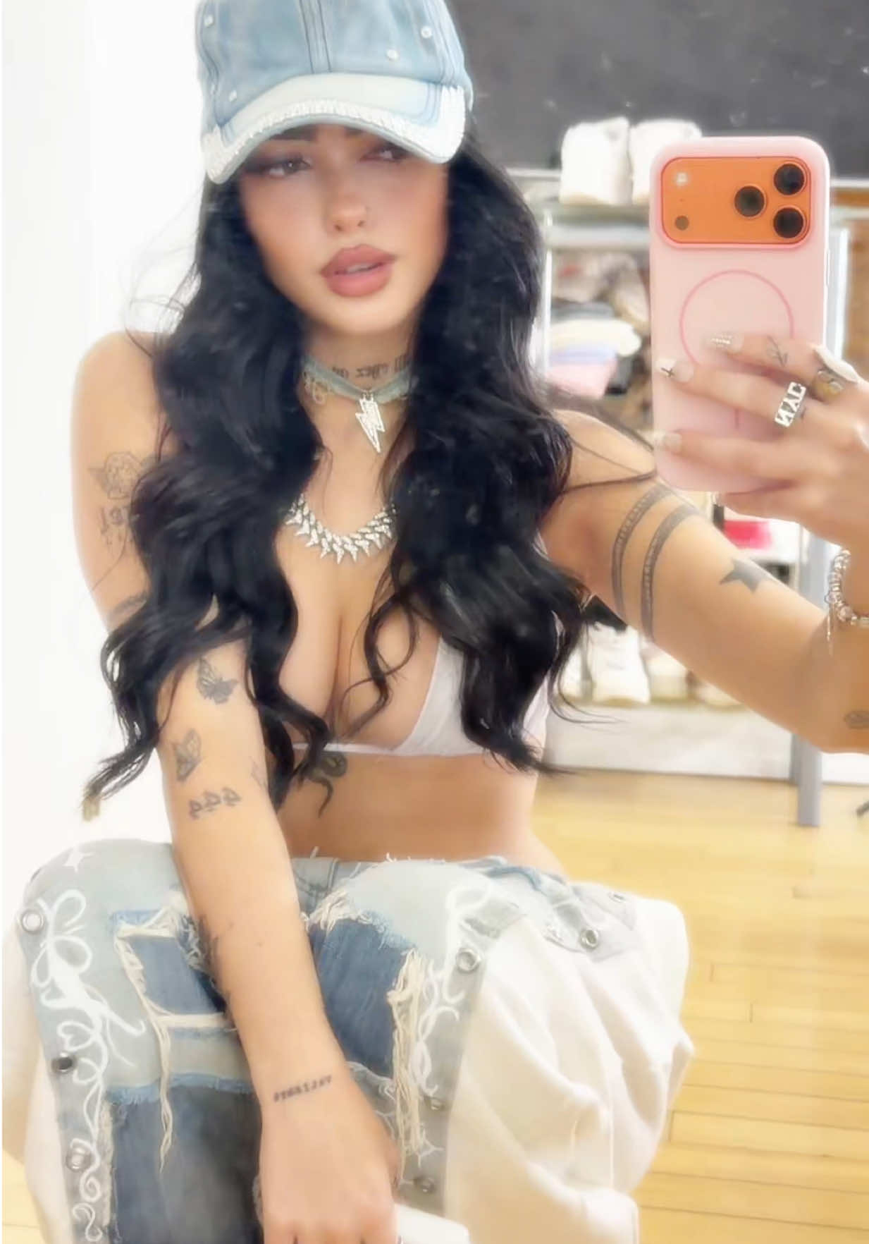 @Valentina Goldzen
