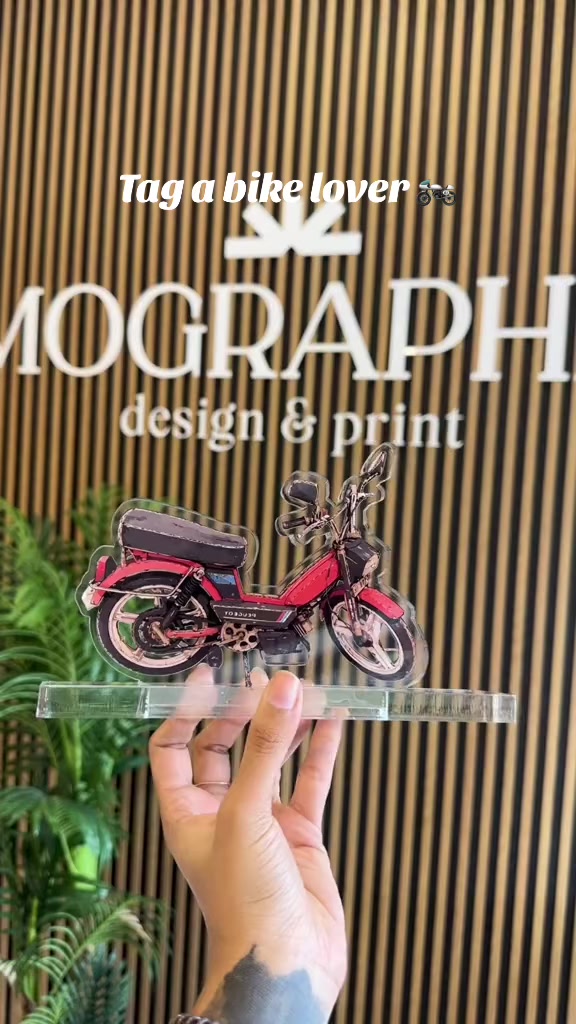 @Mographic