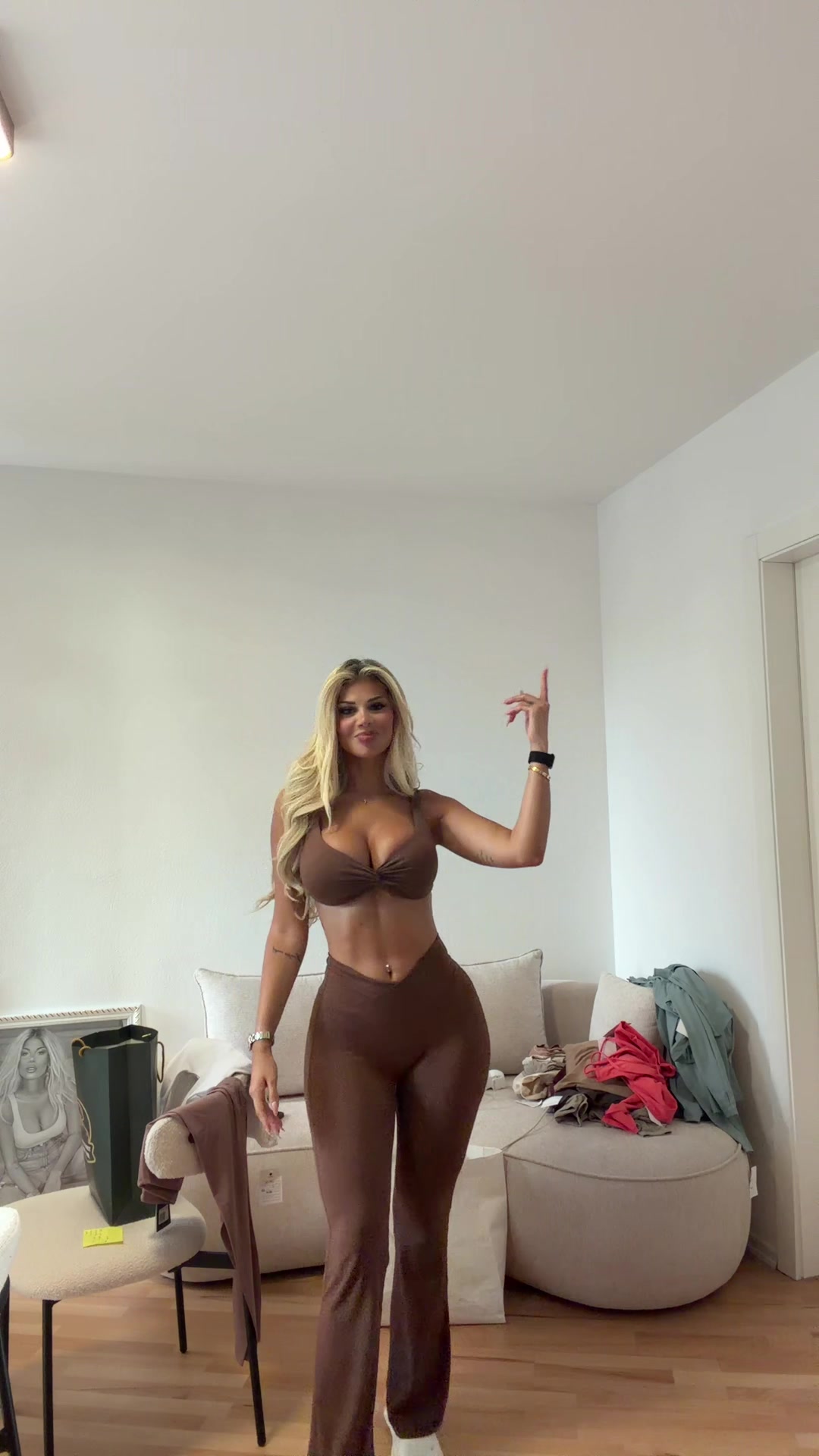 @LUANA VJOLLCA