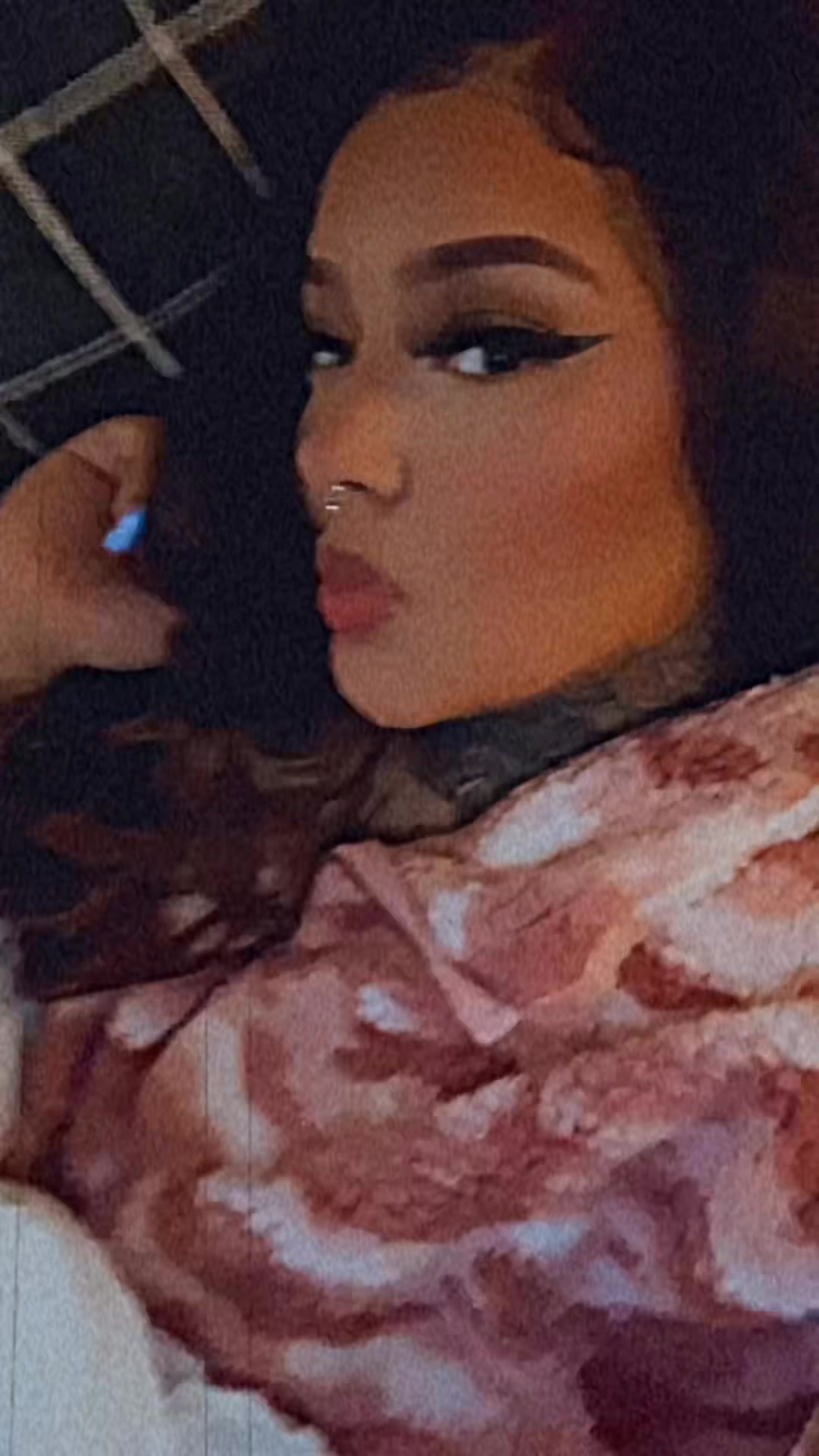 @Lala