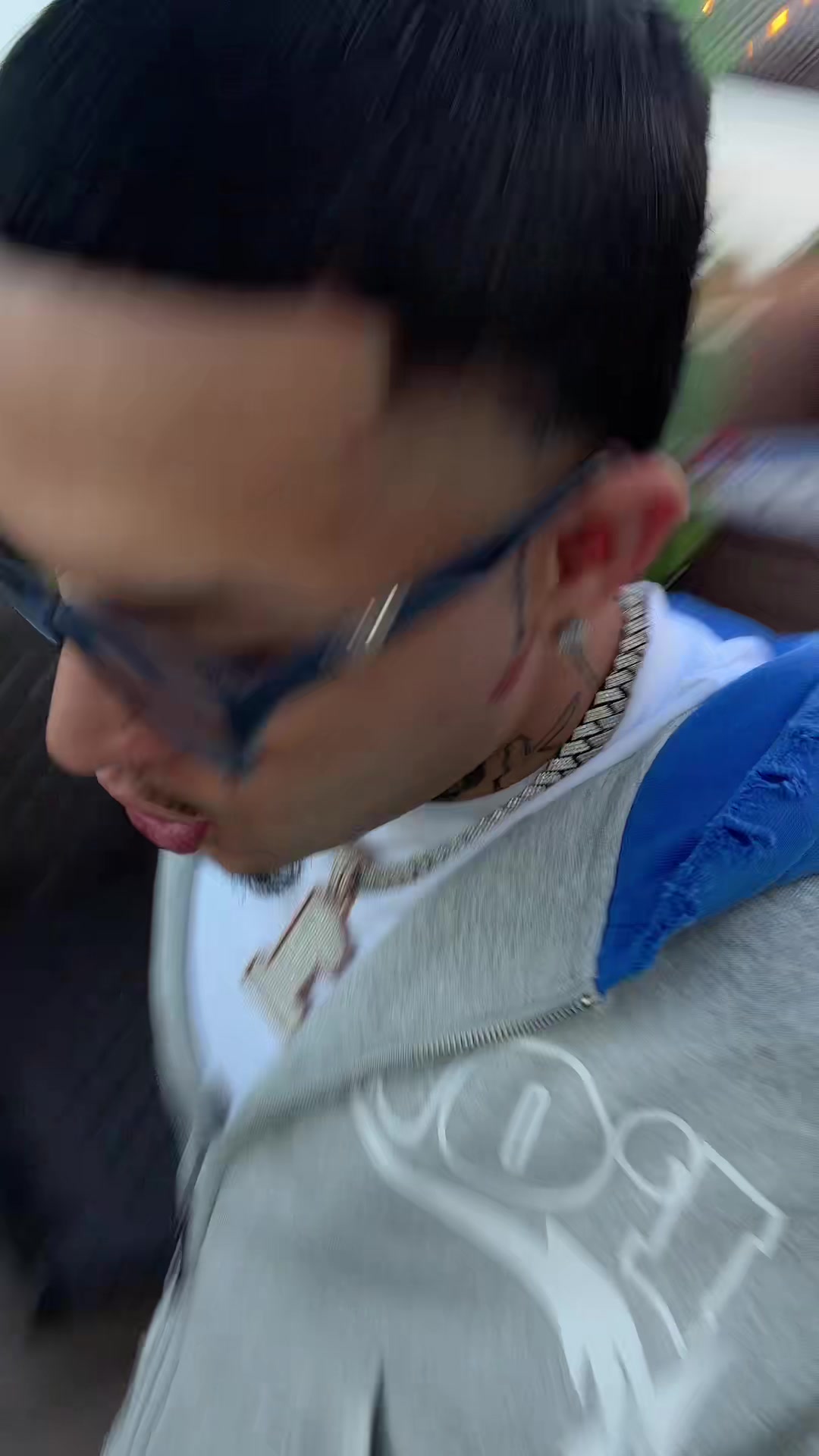 @JeyOne