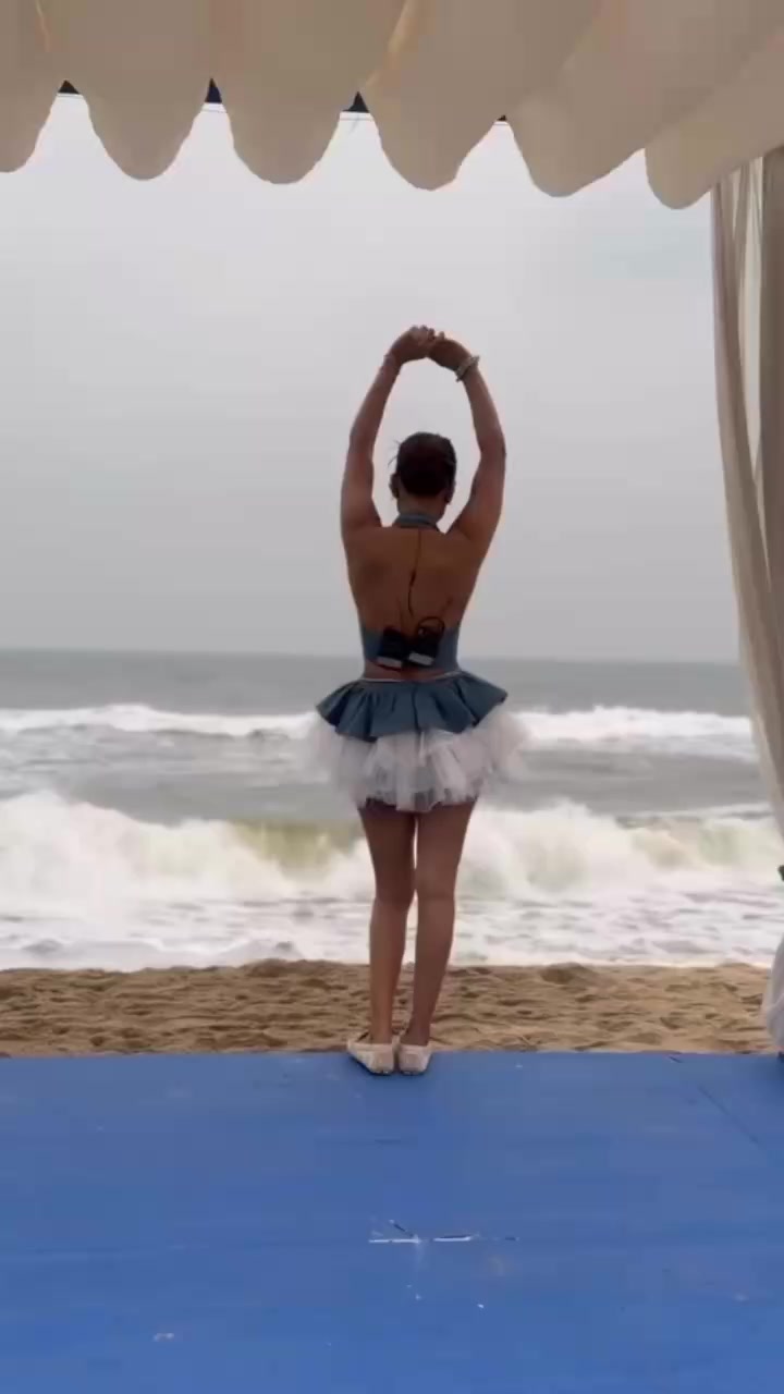 @nia Sharma