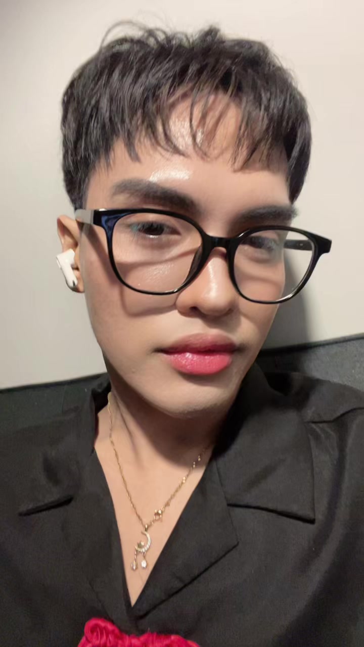 @IAmMaxi