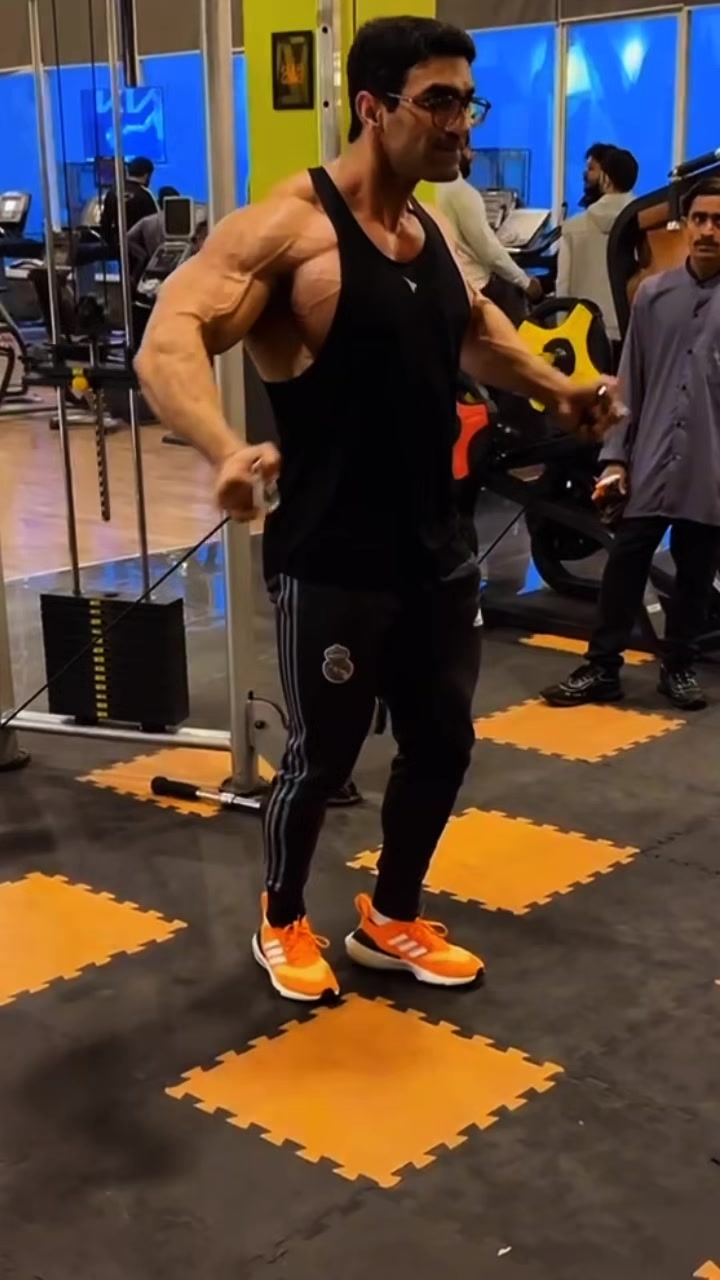 @GOLDS GYM