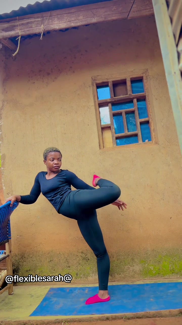 @@ FLEXIBLE SARAH🇨🇩🤸