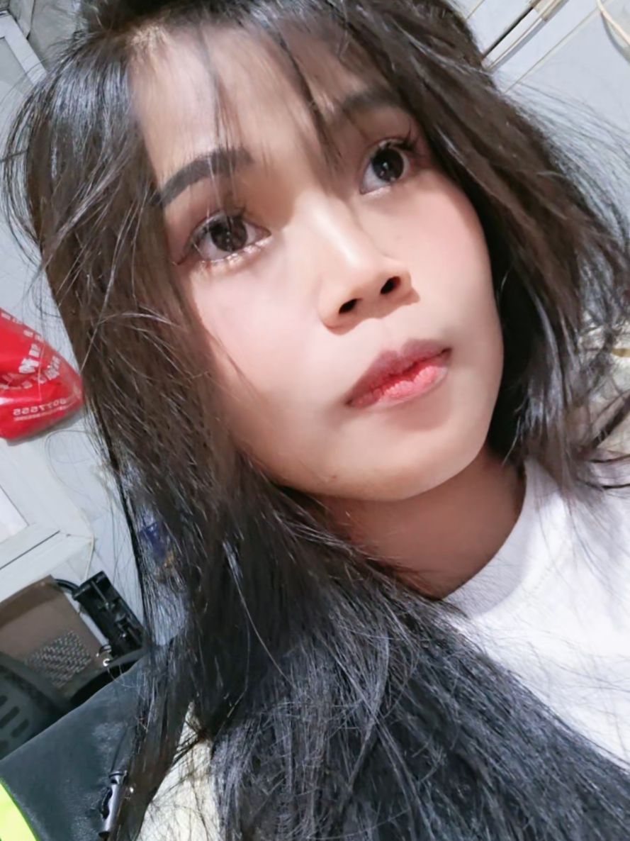 @Ni Ni (RINI)