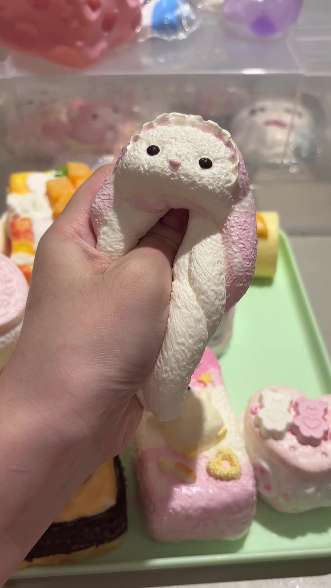 @moonkattsquishy