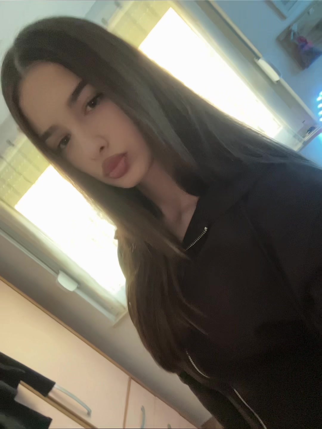 @🥂