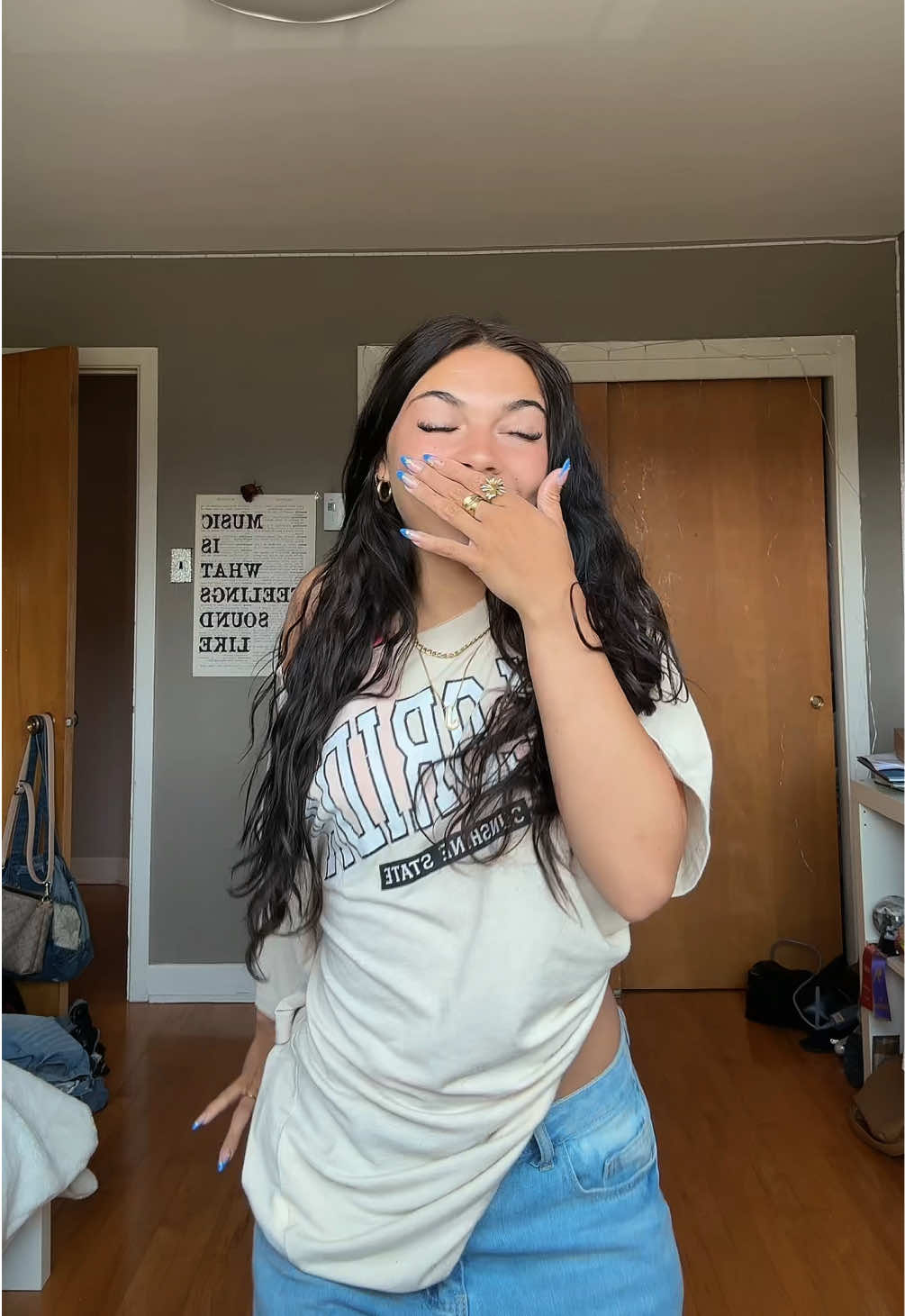@janyeve_jobin