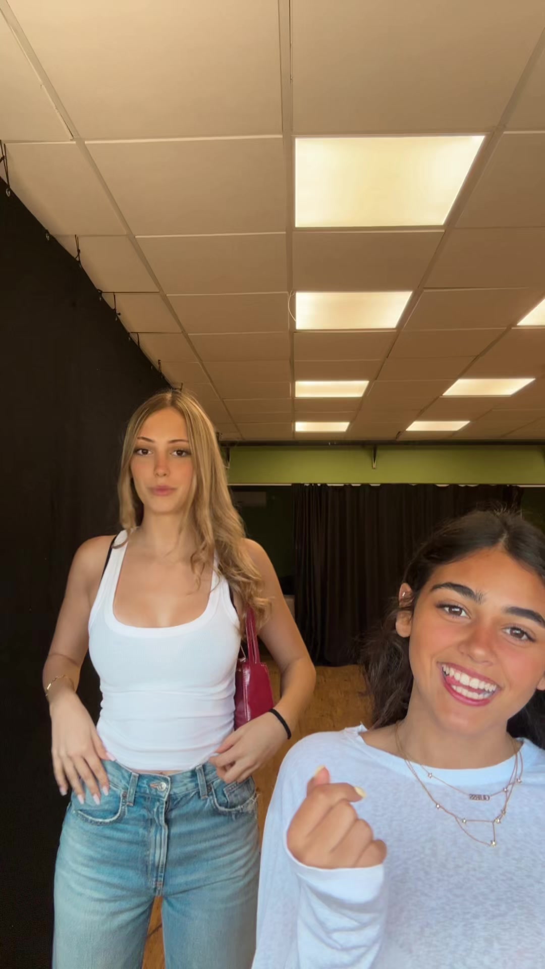 @N I  N  A