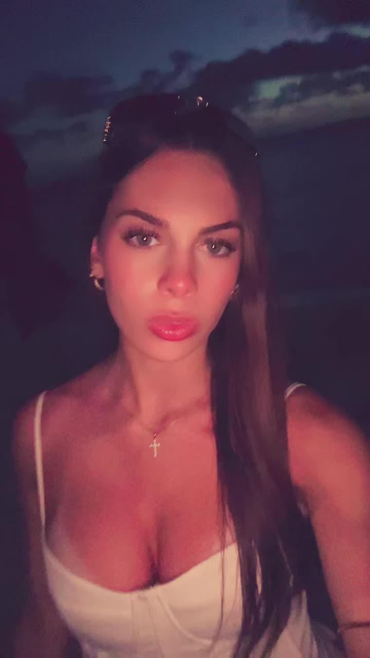 @👄
