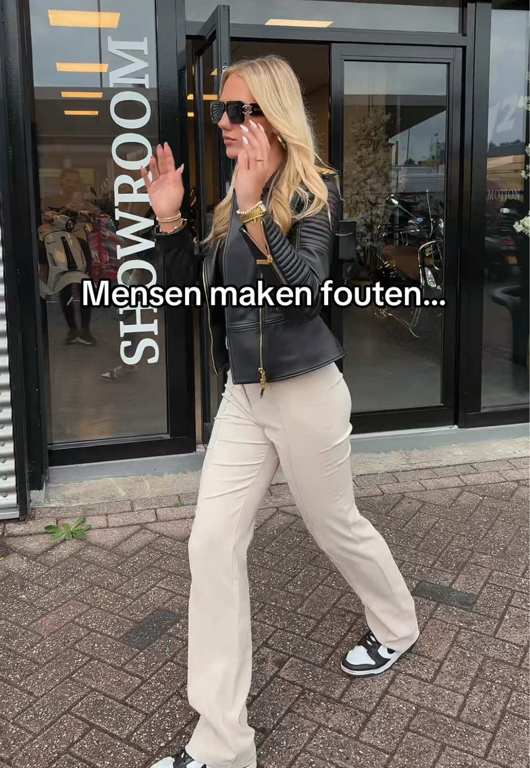 @J2 Scooters & Motoren