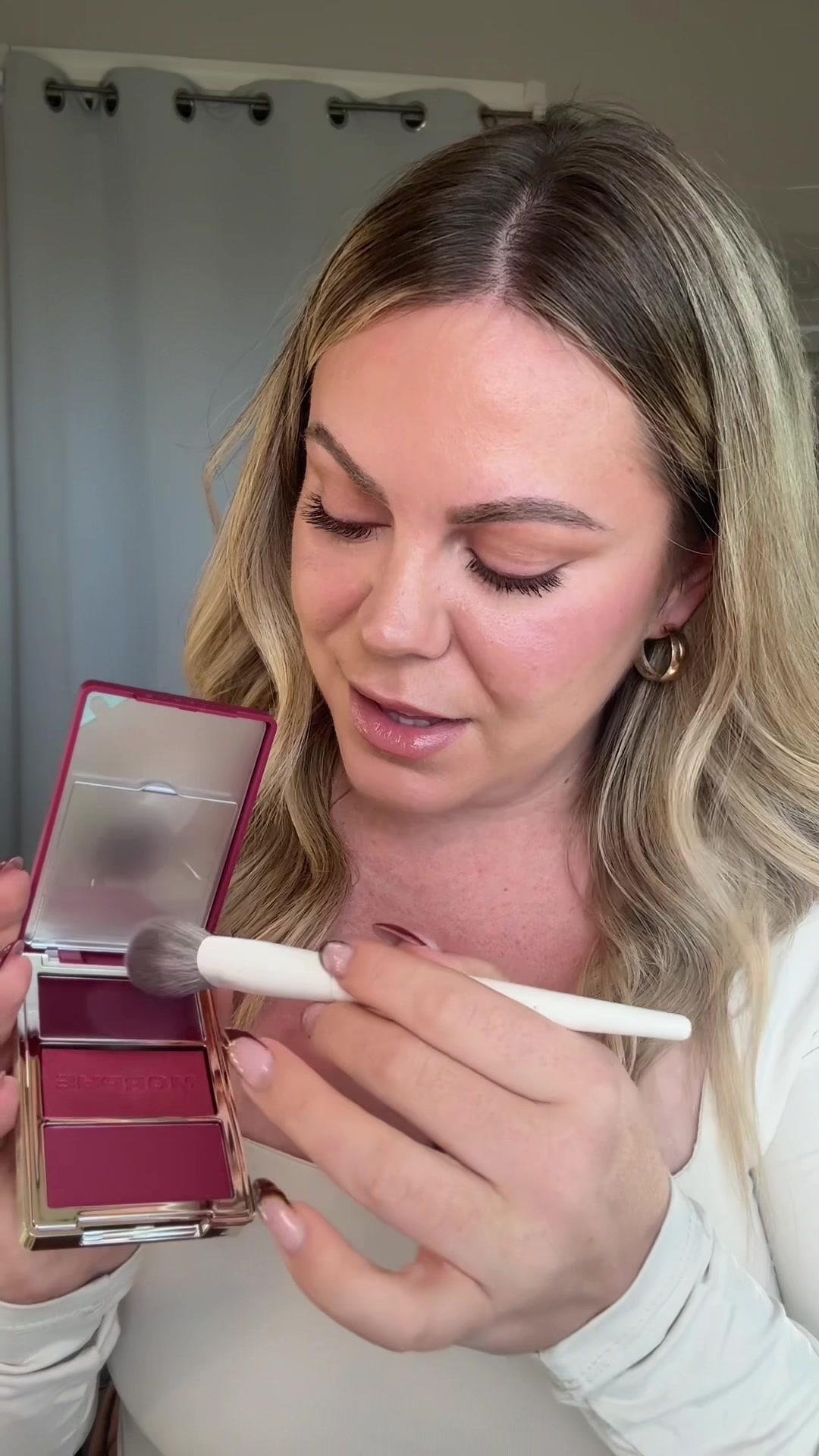@KelseyRae makeup artist