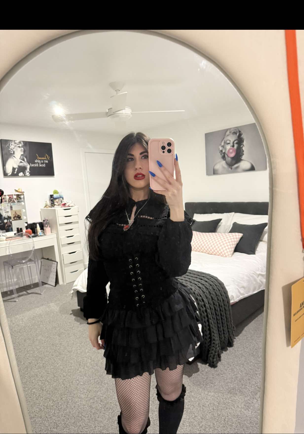 @elissaonthescene