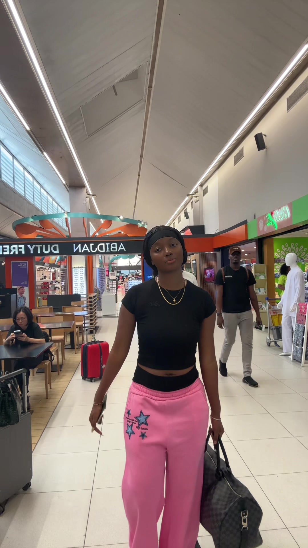@DAME NICOLE 🇬🇳🇨🇫❤️