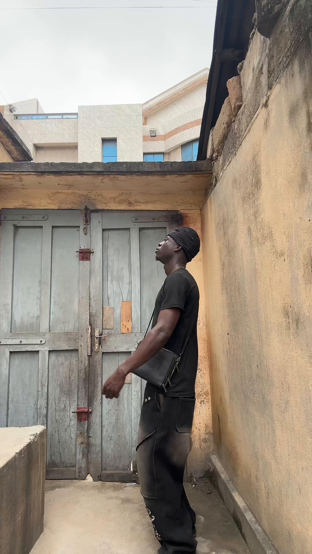 @LA MANO DU 229🚫🦵🏾