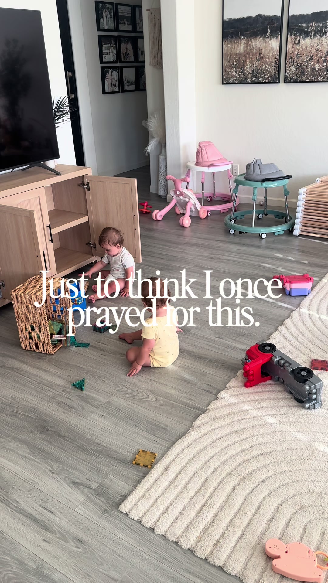 @✿ KENDALL | Twin Mom Finds ✿