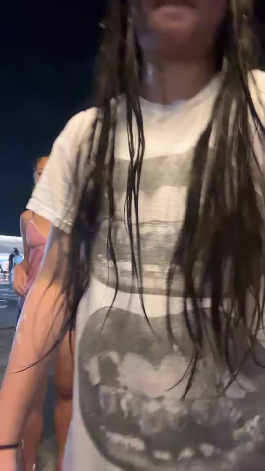 @🦄