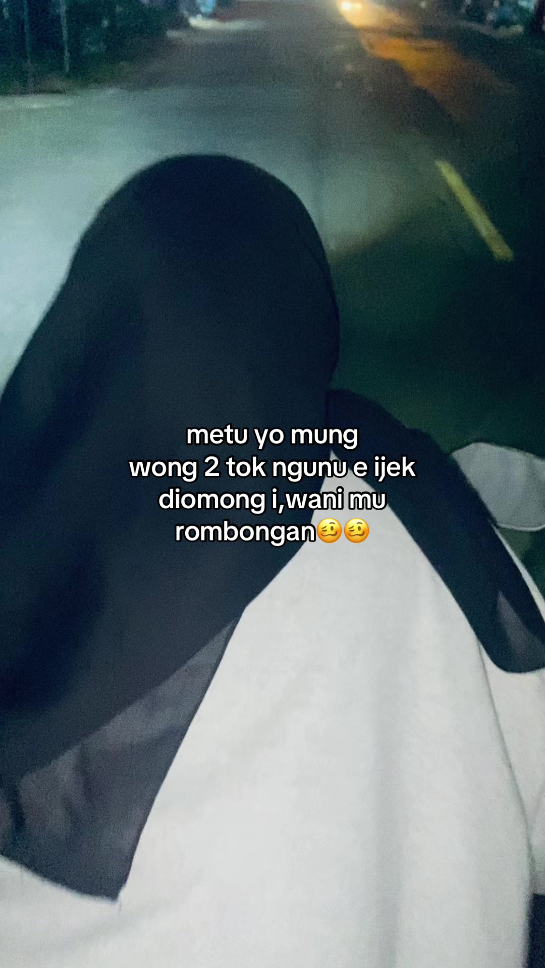 @elllllsv