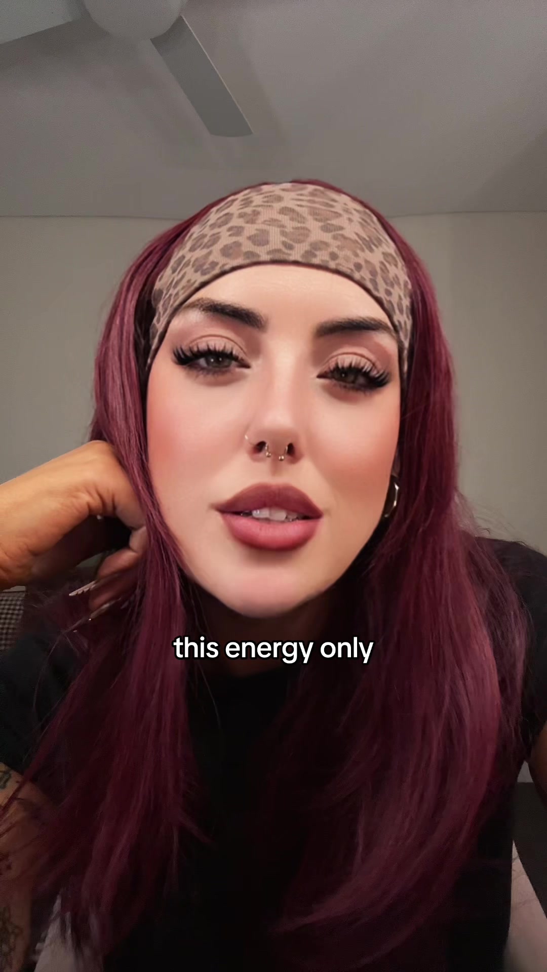 @LEASHBIAN 😈