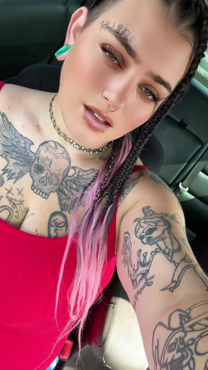 @GOTHICMOMMY666