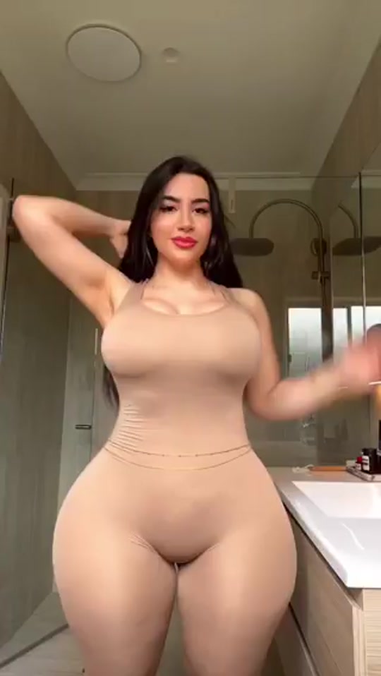 @Amelia curvy