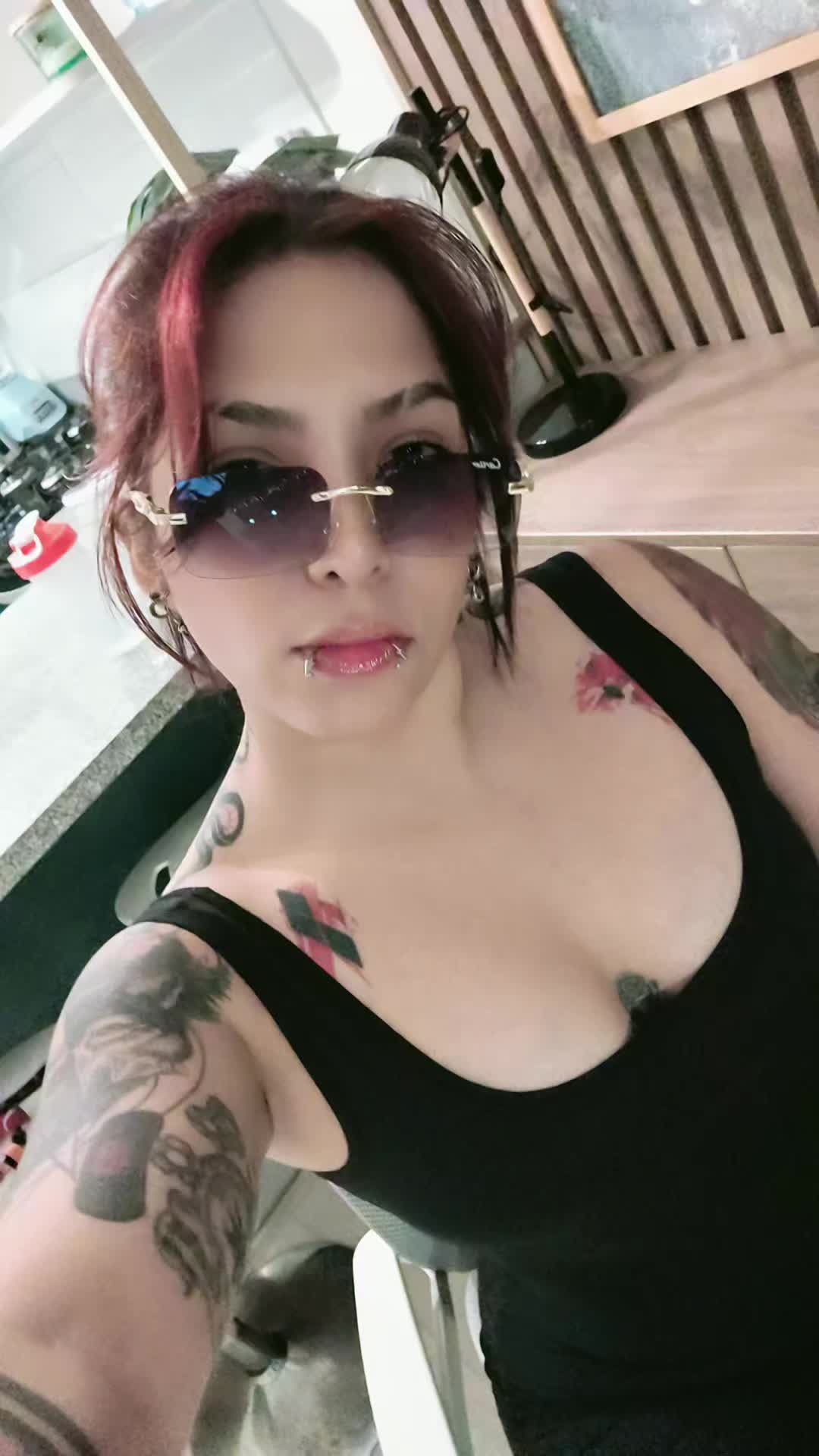 @Nath 🖤❤️