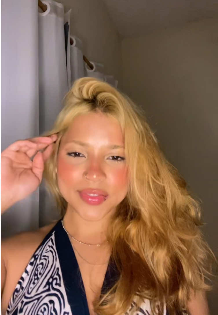 @mchelynz