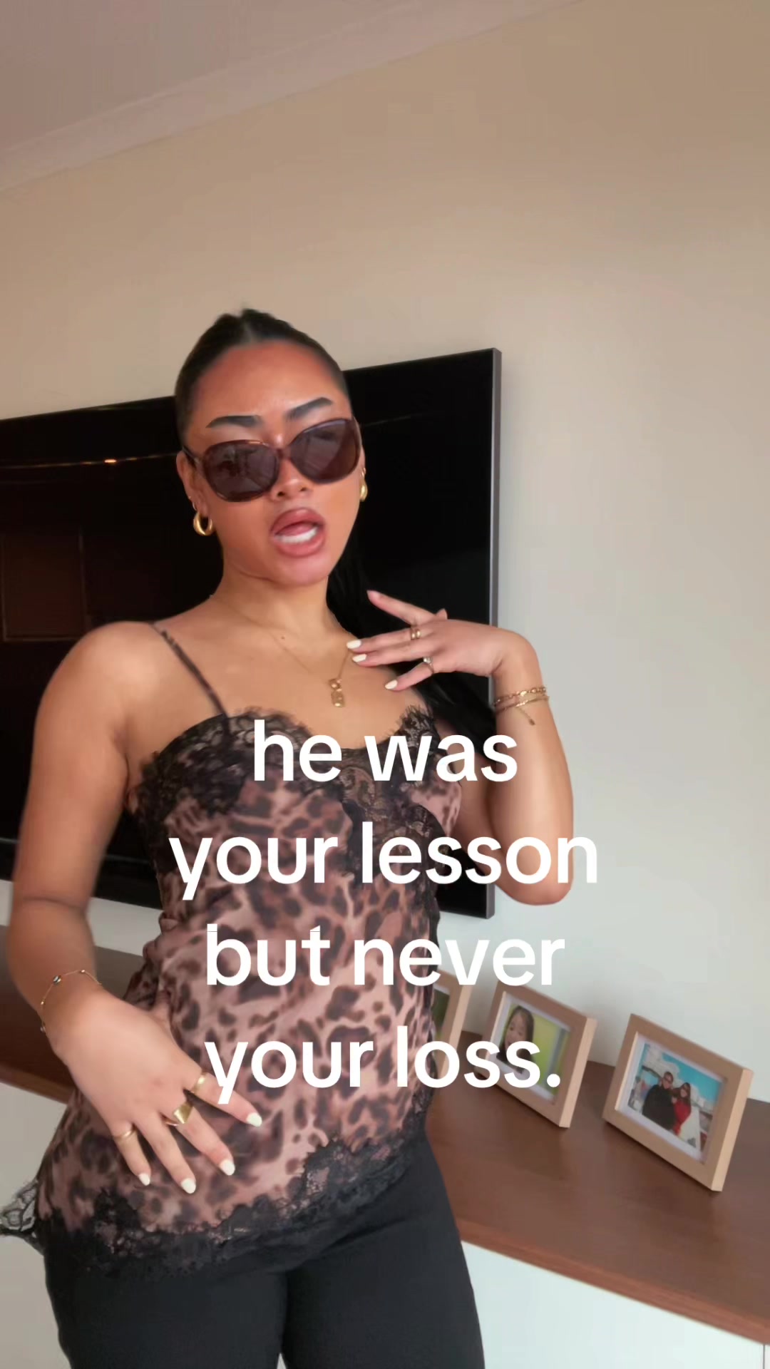 @TH💋NIA