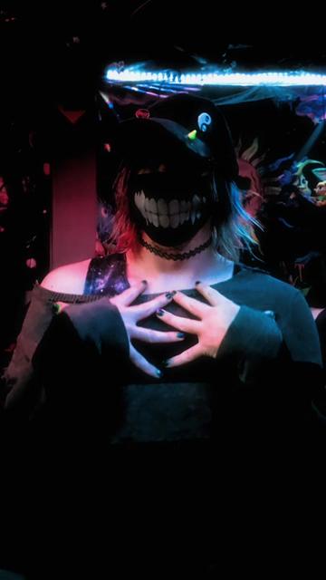 @☆ E҉C҉H҉O҉ ⛧ 🇨🇦